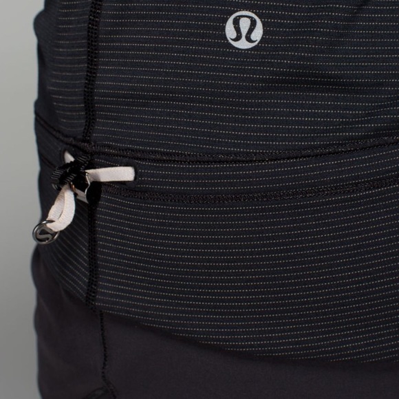 Lululemon Rest Less Tank Size 6
Black Burlap Texture Dune Apex Stripe Dune - Picture 16 of 16